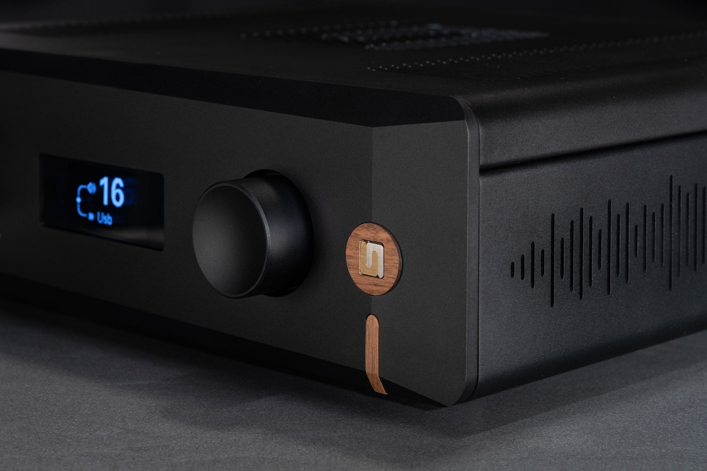 Unico Pre — Black